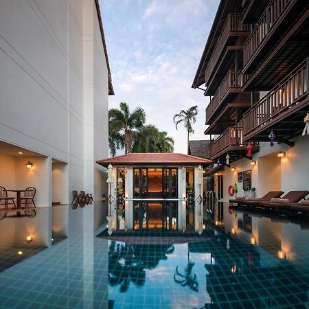 El Barrio Lanna Hotel Chiang Mai Bagian luar foto