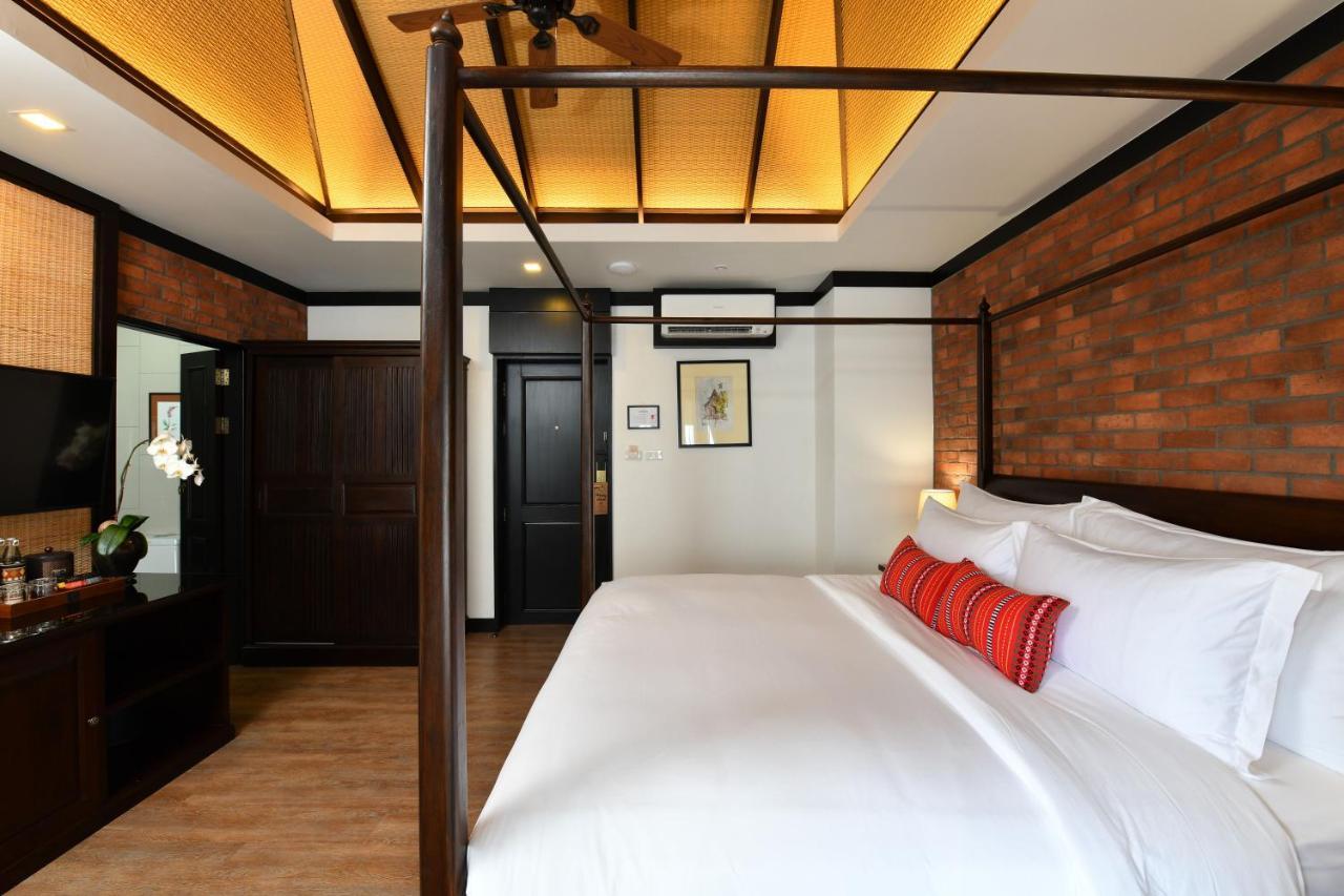 El Barrio Lanna Hotel Chiang Mai Bagian luar foto