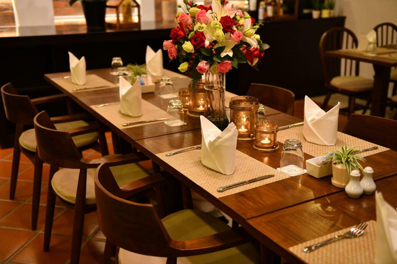 El Barrio Lanna Hotel Chiang Mai Bagian luar foto