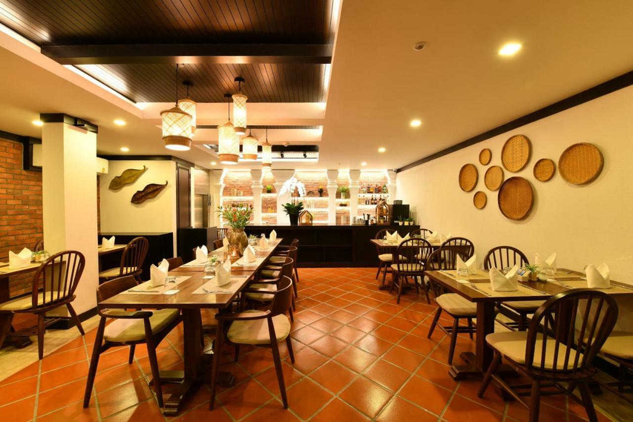 El Barrio Lanna Hotel Chiang Mai Bagian luar foto