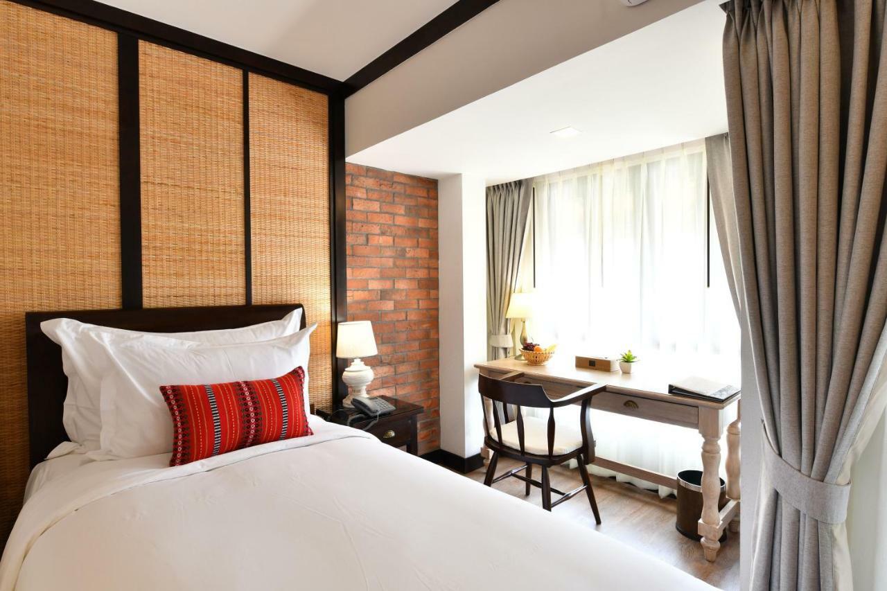 El Barrio Lanna Hotel Chiang Mai Bagian luar foto