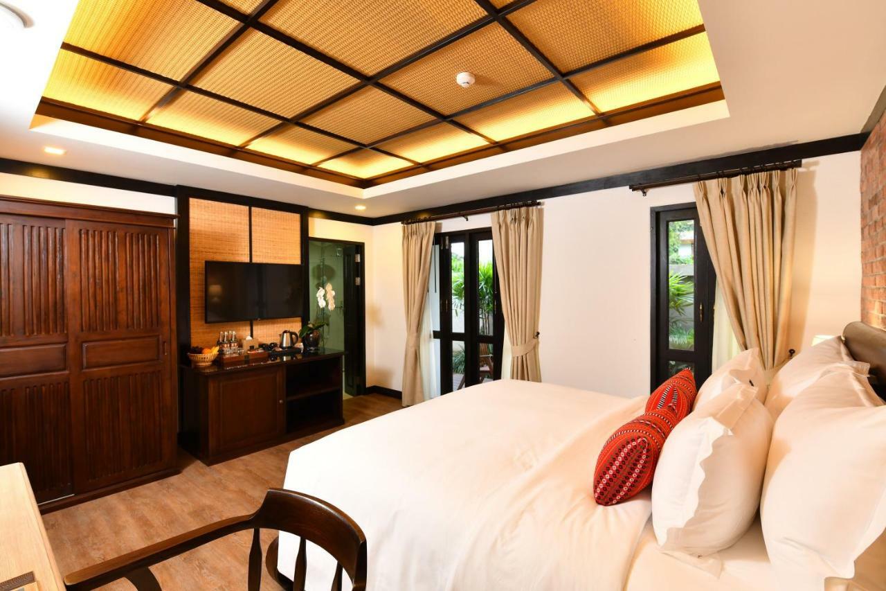 El Barrio Lanna Hotel Chiang Mai Bagian luar foto