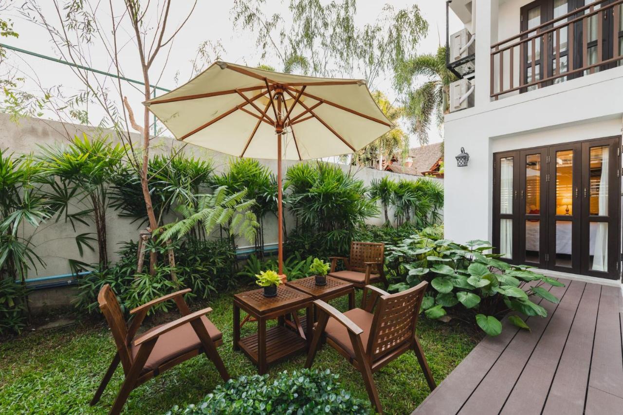 El Barrio Lanna Hotel Chiang Mai Bagian luar foto