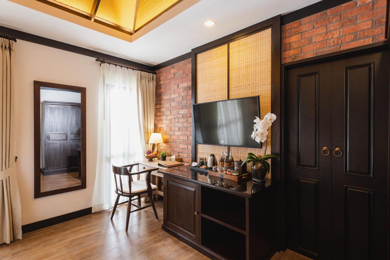 El Barrio Lanna Hotel Chiang Mai Bagian luar foto