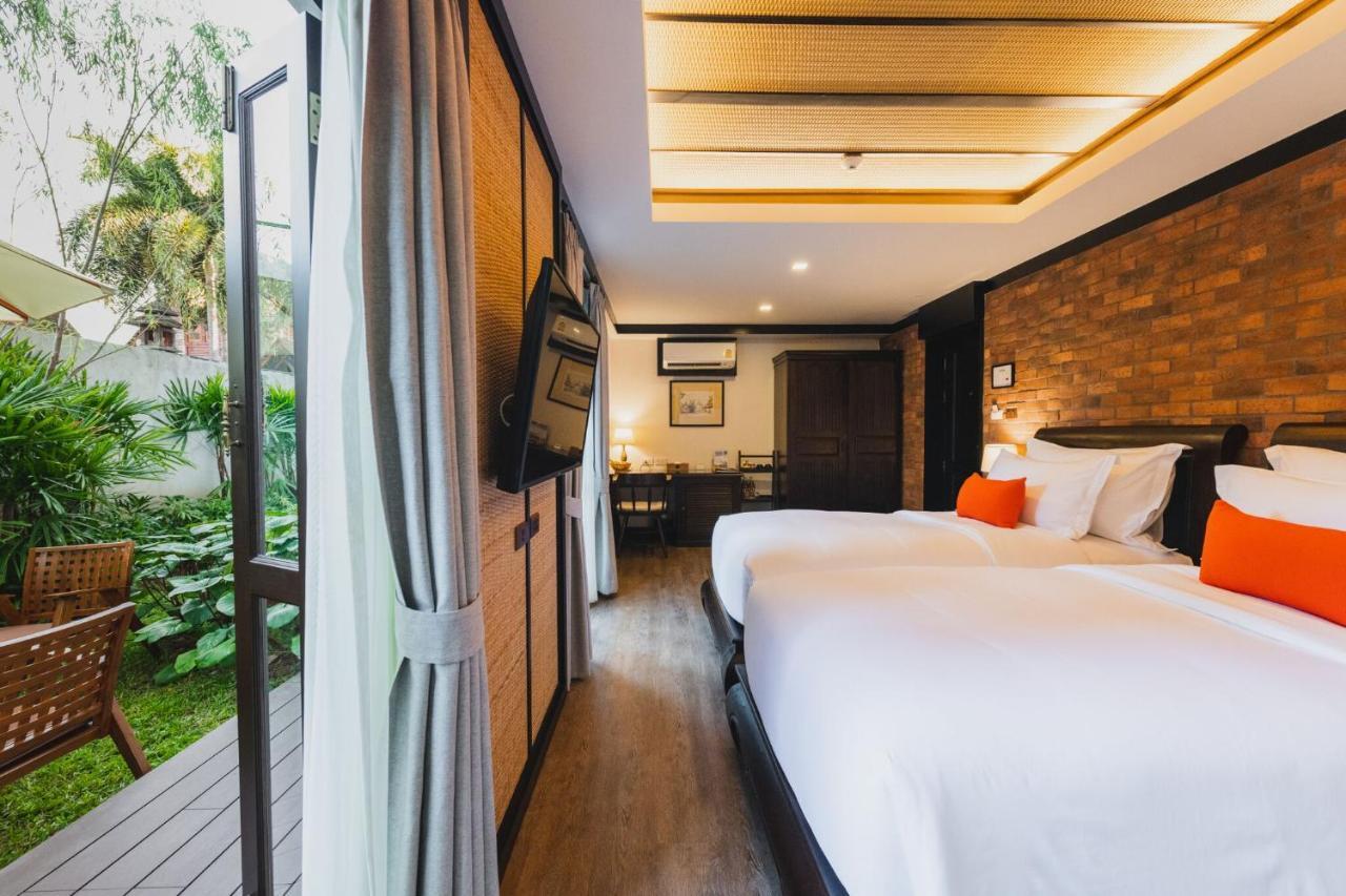 El Barrio Lanna Hotel Chiang Mai Bagian luar foto